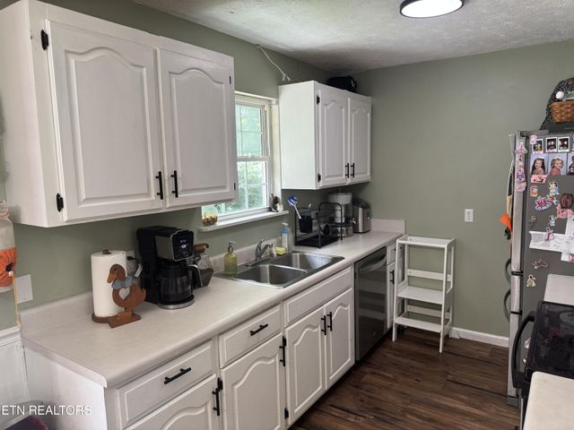 51 Rhododendron Circle, Crossville, TN 38555