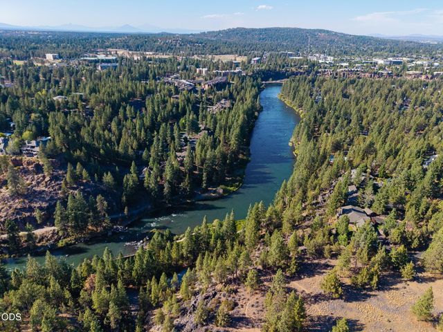 19976 Heron Loop, Bend, OR 97702