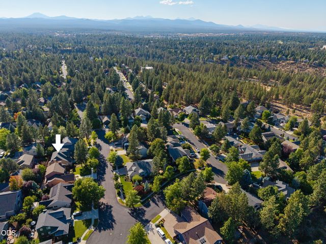 19976 Heron Loop, Bend, OR 97702