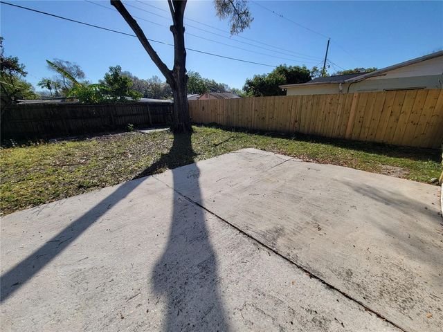 1212 WINDERMERE WAY, Tampa, FL 33619