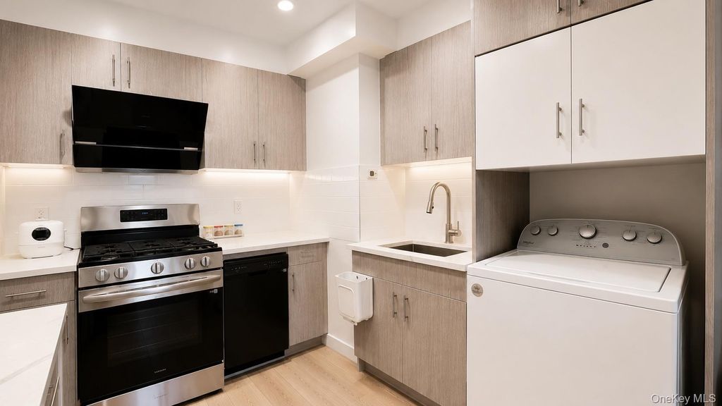 13119 Fowler Ave 4C, Flushing, NY 11355 — exterior