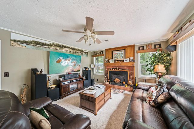 275 Cliff Heights, Disney, OK 74340