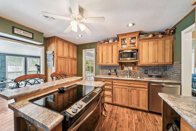 275 Cliff Heights, Disney, OK 74340