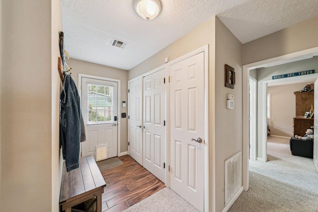 275 Cliff Heights, Disney, OK 74340
