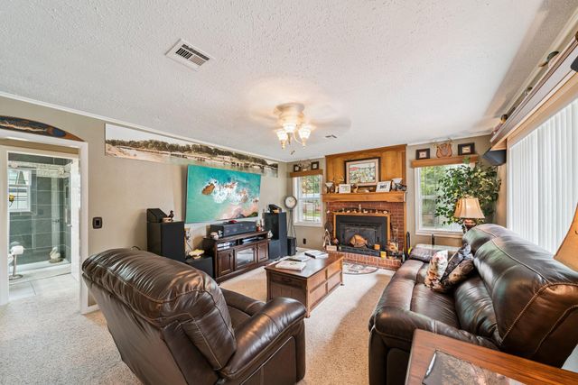 275 Cliff Heights, Disney, OK 74340