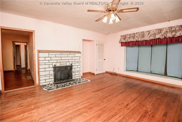 45 Pioneer Lane, Charleston, WV 25312