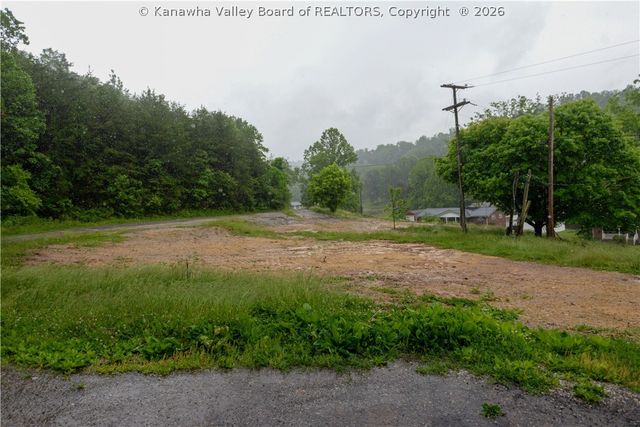45 Pioneer Lane, Charleston, WV 25312