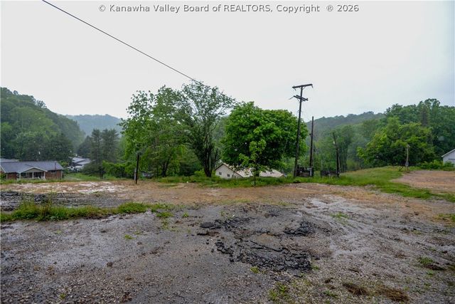 45 Pioneer Lane, Charleston, WV 25312
