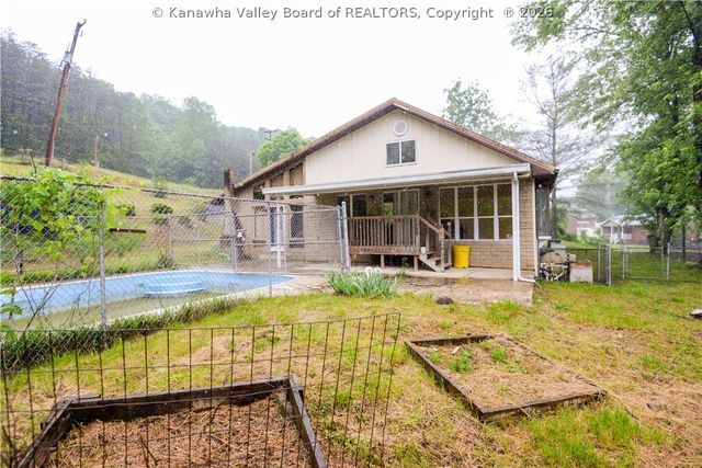 45 Pioneer Lane, Charleston, WV 25312