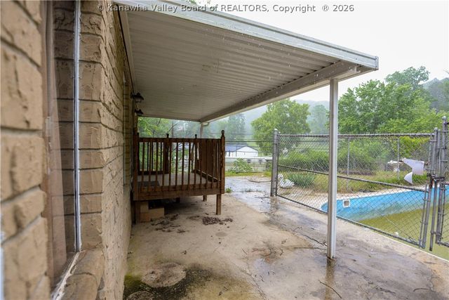 45 Pioneer Lane, Charleston, WV 25312