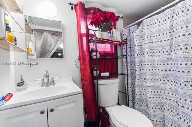 1150 SW 24th Ave, Fort Lauderdale, FL 33312