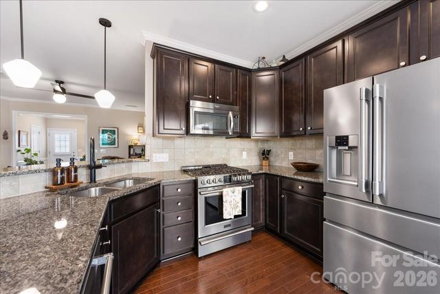 2434 Royal York Avenue, Charlotte, NC 28210