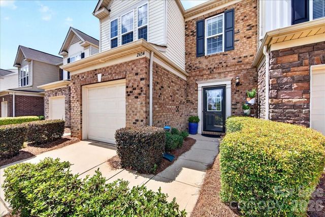 2434 Royal York Avenue, Charlotte, NC 28210