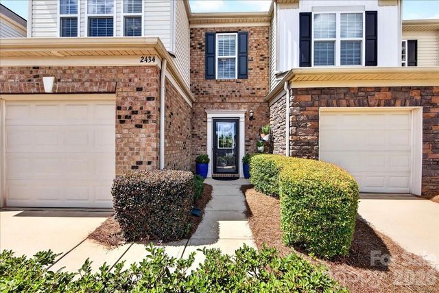 2434 Royal York Avenue, Charlotte, NC 28210