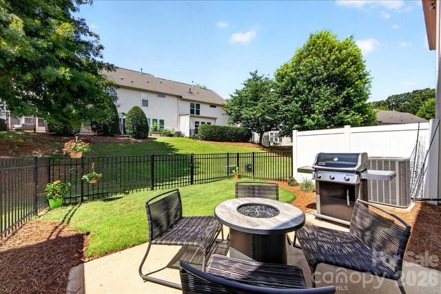 2434 Royal York Avenue, Charlotte, NC 28210
