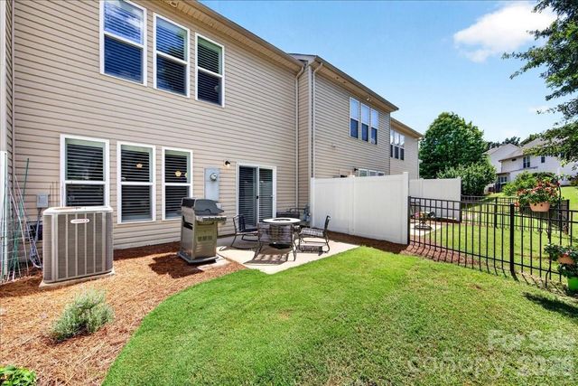 2434 Royal York Avenue, Charlotte, NC 28210