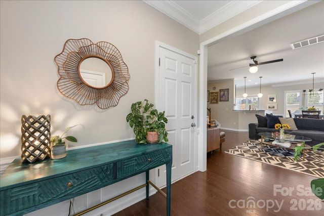 2434 Royal York Avenue, Charlotte, NC 28210