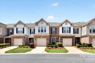 2434 Royal York Avenue, Charlotte, NC 28210