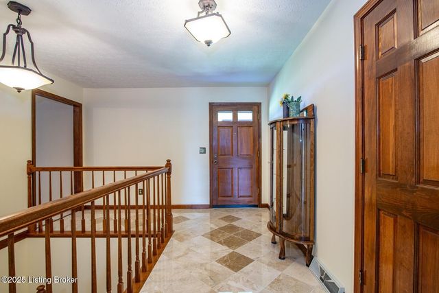 11441 Rineyville Rd, Vine Grove, KY 40175