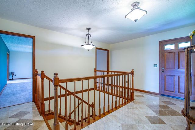 11441 Rineyville Rd, Vine Grove, KY 40175