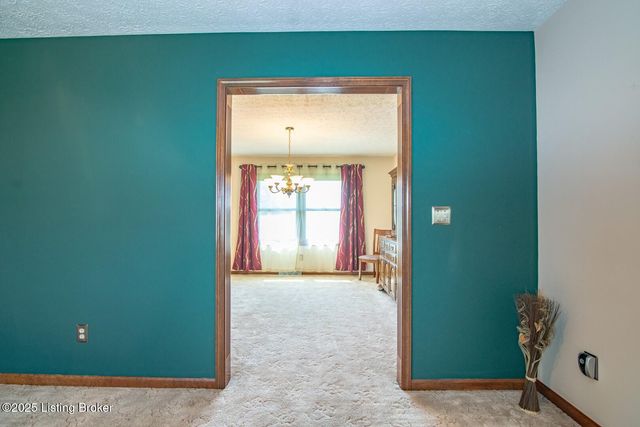 11441 Rineyville Rd, Vine Grove, KY 40175