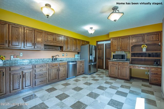 11441 Rineyville Rd, Vine Grove, KY 40175