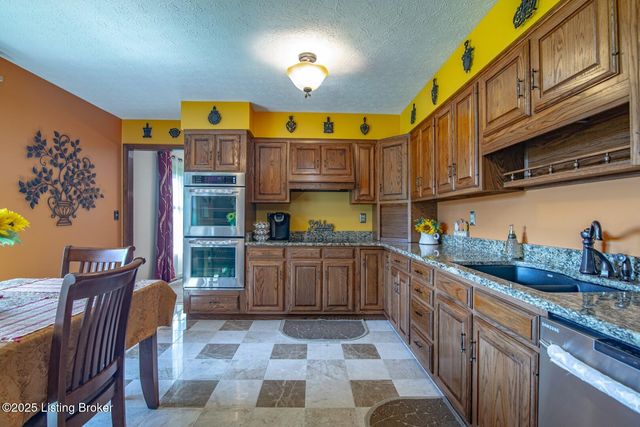 11441 Rineyville Rd, Vine Grove, KY 40175