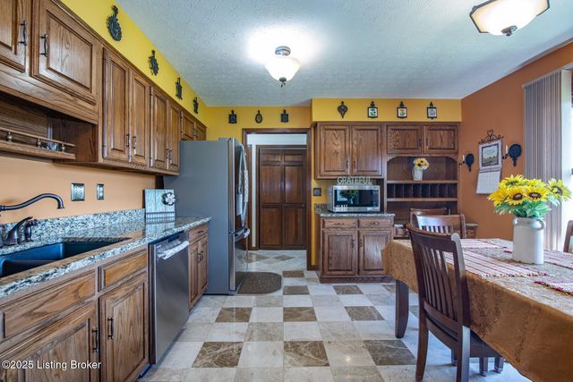 11441 Rineyville Rd, Vine Grove, KY 40175