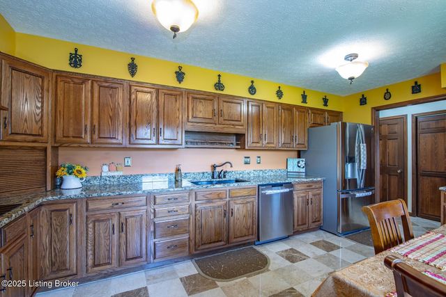 11441 Rineyville Rd, Vine Grove, KY 40175