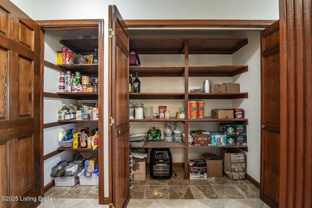 11441 Rineyville Rd, Vine Grove, KY 40175