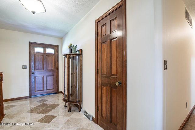 11441 Rineyville Rd, Vine Grove, KY 40175