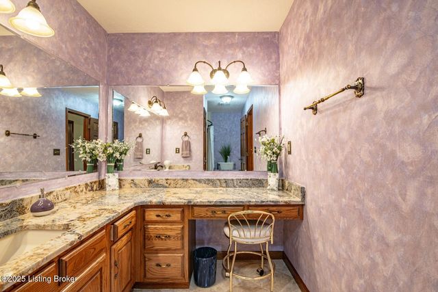 11441 Rineyville Rd, Vine Grove, KY 40175