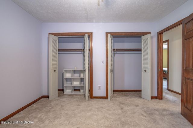 11441 Rineyville Rd, Vine Grove, KY 40175