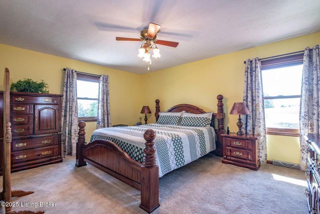 11441 Rineyville Rd, Vine Grove, KY 40175