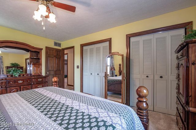 11441 Rineyville Rd, Vine Grove, KY 40175