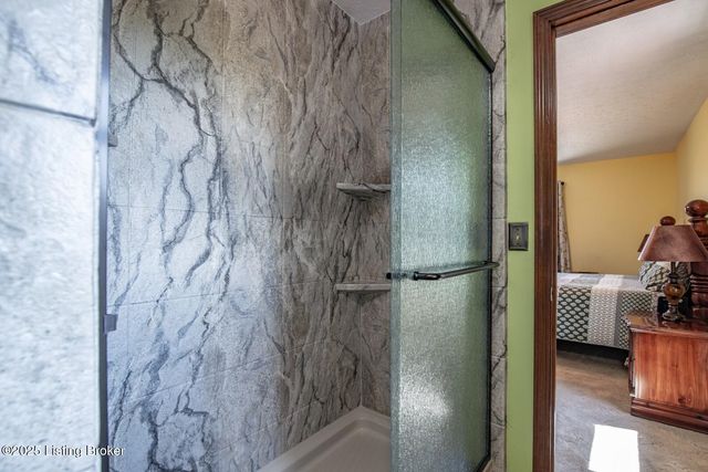 11441 Rineyville Rd, Vine Grove, KY 40175