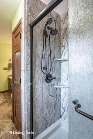 11441 Rineyville Rd, Vine Grove, KY 40175