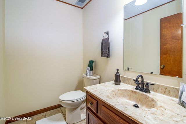 11441 Rineyville Rd, Vine Grove, KY 40175