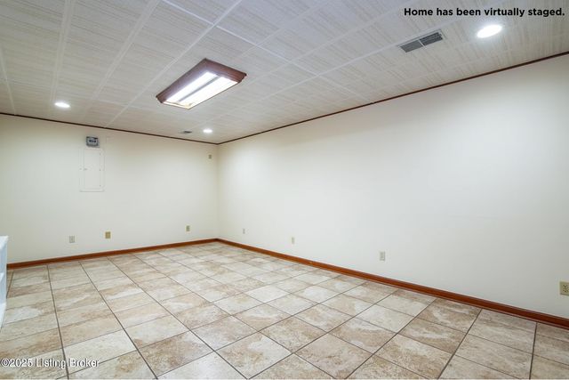 11441 Rineyville Rd, Vine Grove, KY 40175