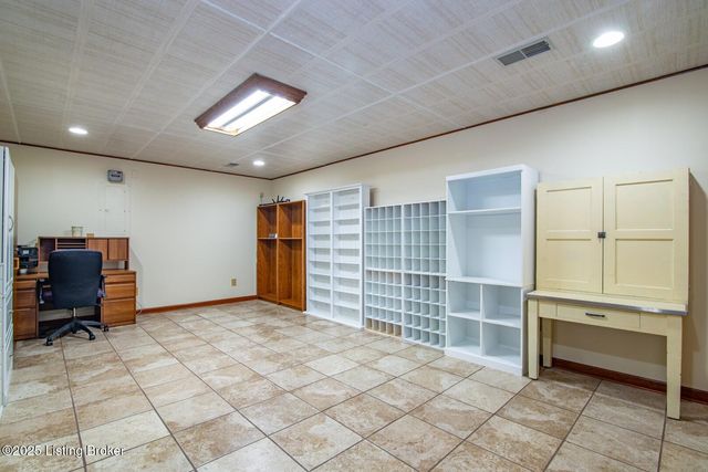 11441 Rineyville Rd, Vine Grove, KY 40175