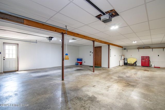 11441 Rineyville Rd, Vine Grove, KY 40175