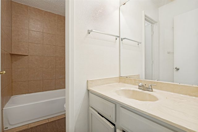 5525 Safari Trail, Arlington, TX 76018