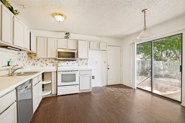 5525 Safari Trail, Arlington, TX 76018