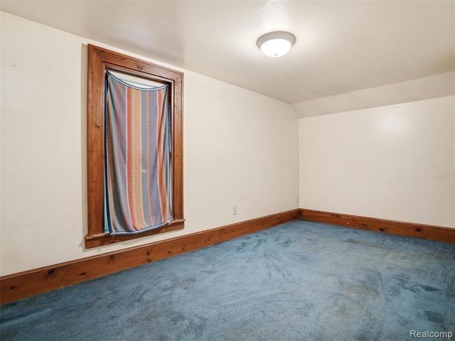 69 E Burdick Street, Oxford, MI 48371