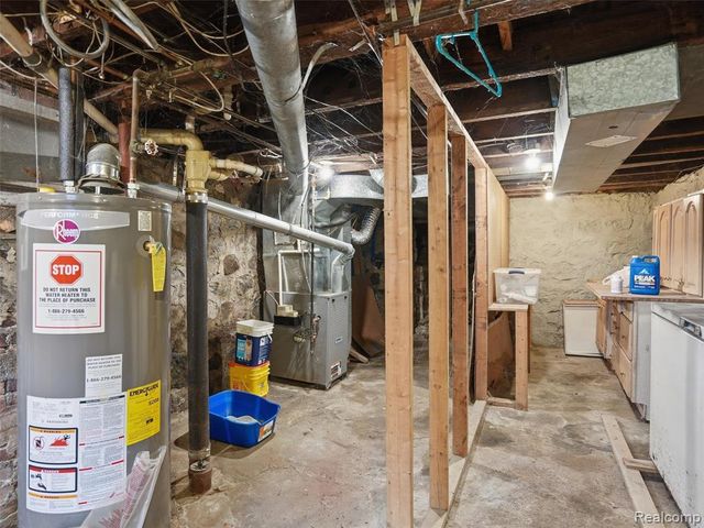 69 E Burdick Street, Oxford, MI 48371