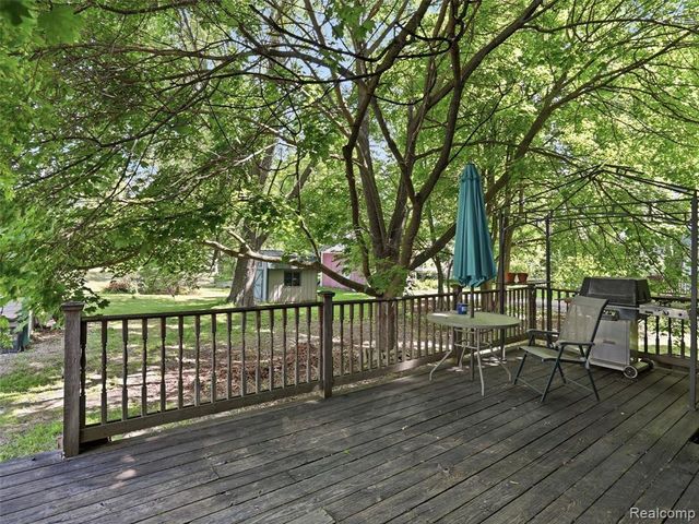 69 E Burdick Street, Oxford, MI 48371