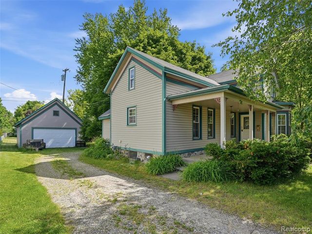 69 E Burdick Street, Oxford, MI 48371