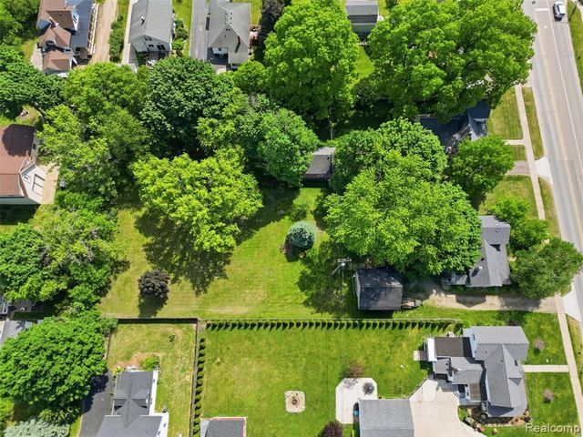 69 E Burdick Street, Oxford, MI 48371