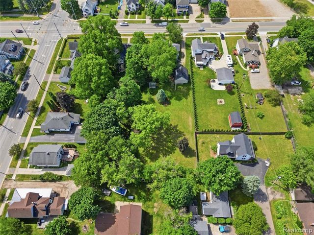 69 E Burdick Street, Oxford, MI 48371
