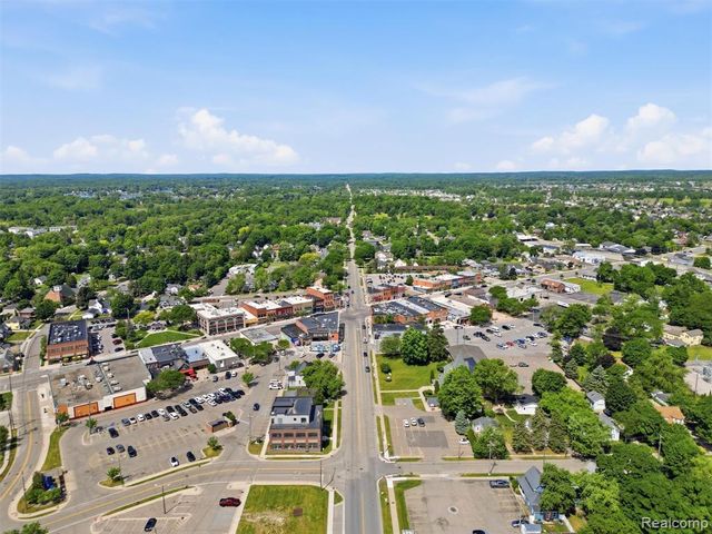 69 E Burdick Street, Oxford, MI 48371